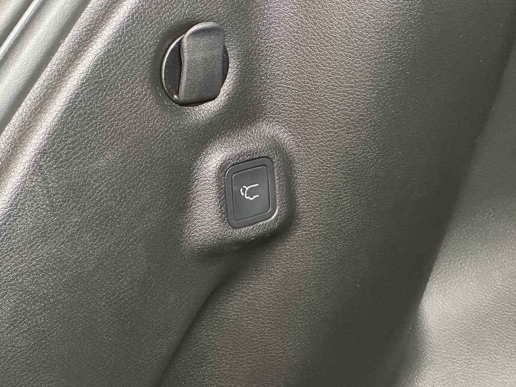 New 2026 Jeep Compass Limited image 14