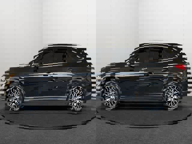 Used 2025 Mercedes-Benz GLC 300 4MATIC image 3