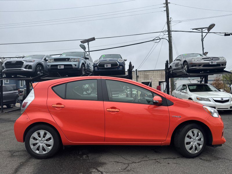 Used 2013 Toyota Prius C Three image 6