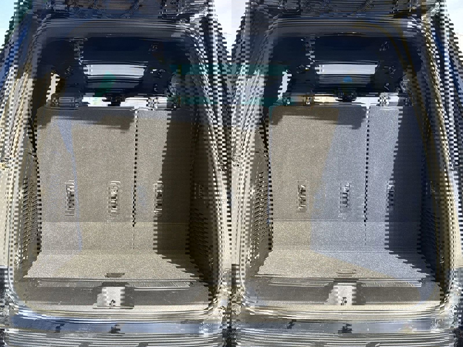 Used 2023 Chevrolet Tahoe High Country w/ Premium Package 2 image 32