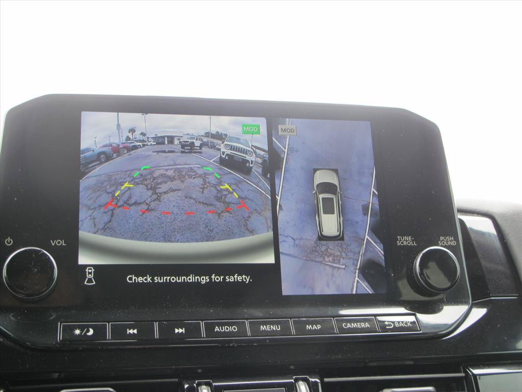 Used 2023 Nissan Pathfinder SL w/ Lighting Package (N92) FWD image 12