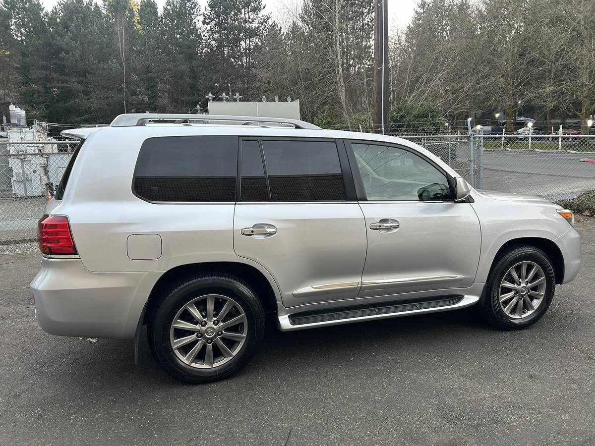 Used 2010 Lexus LX 570 4WD image 5