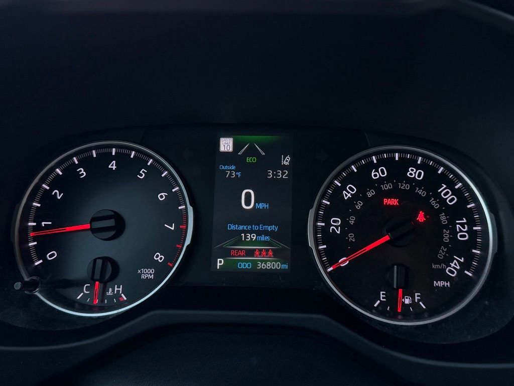 Used 2022 Toyota RAV4 LE image 12