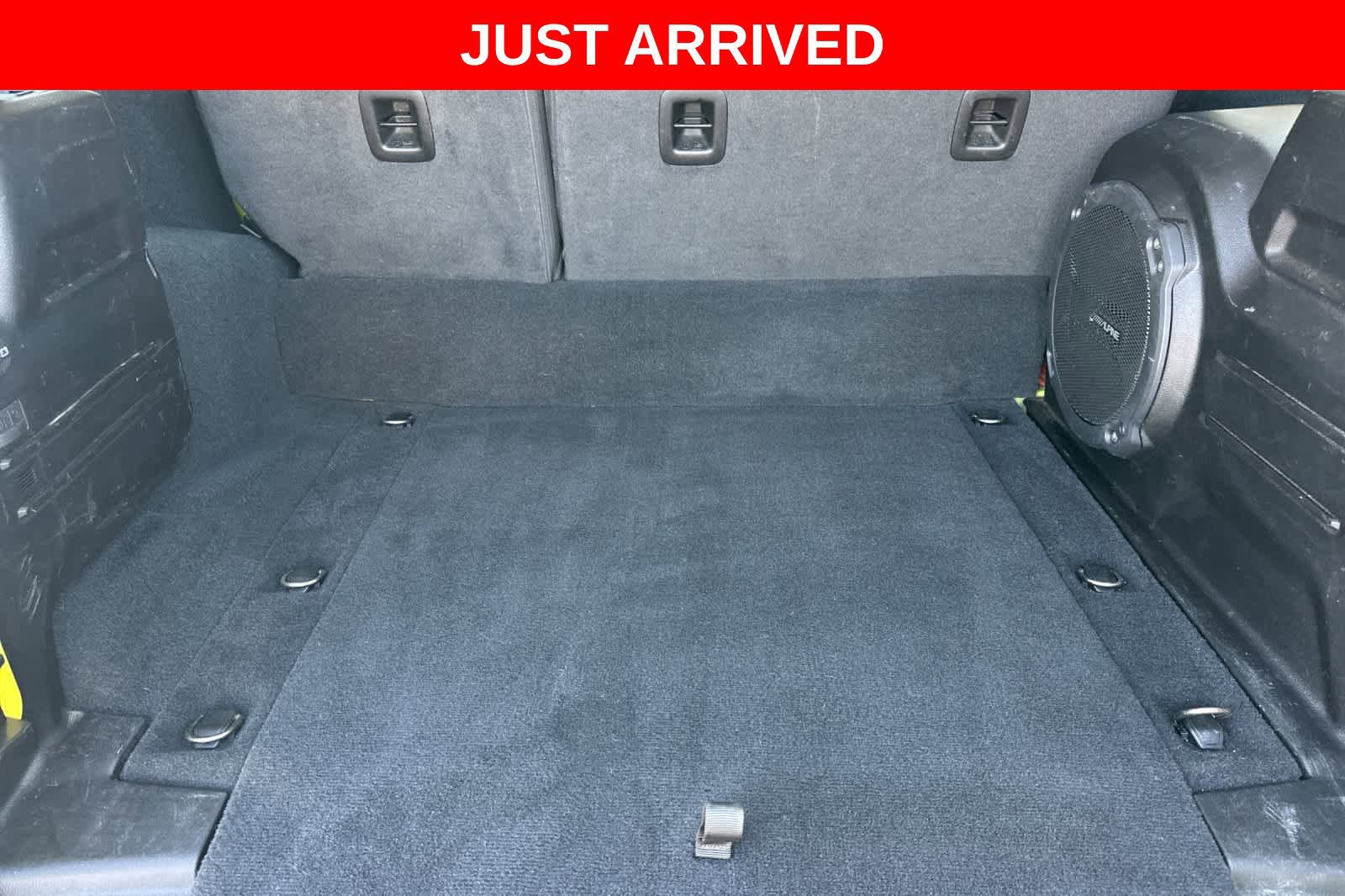 Used 2022 Jeep Wrangler Unlimited Rubicon 4xe w/ Cold Weather Group AWD/4WD image 16