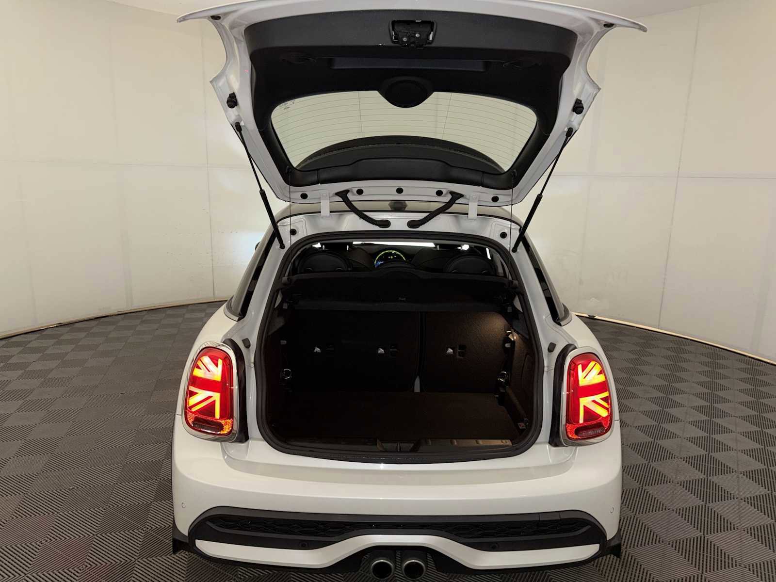 Used 2023 MINI Cooper S image 22