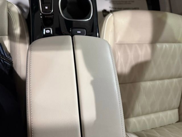 Used 2021 Buick Envision Avenir w/ Technology Package II AWD/4WD image 21