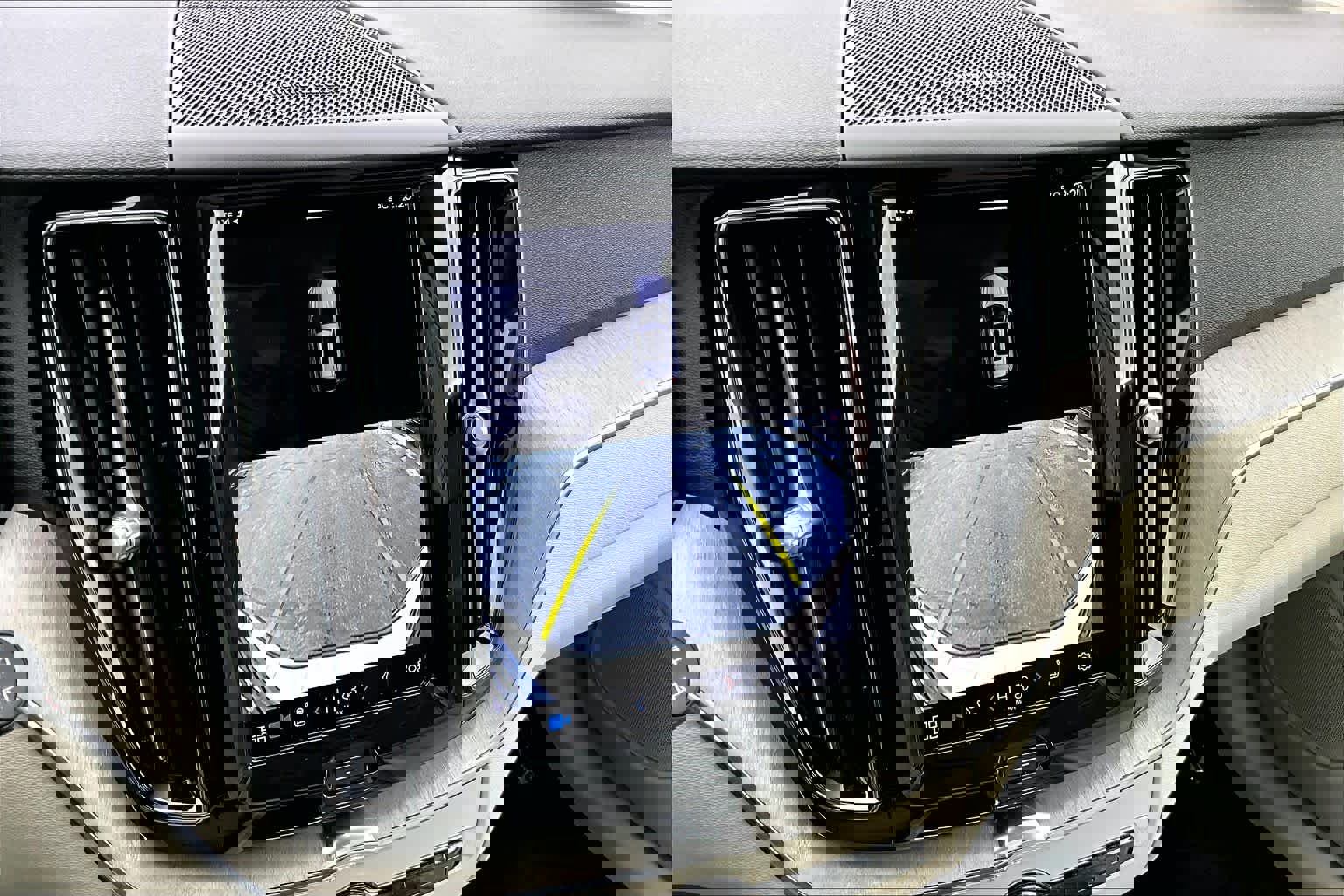 Certified 2023 Volvo XC60 B5 Plus w/ Protection Package Premier image 28