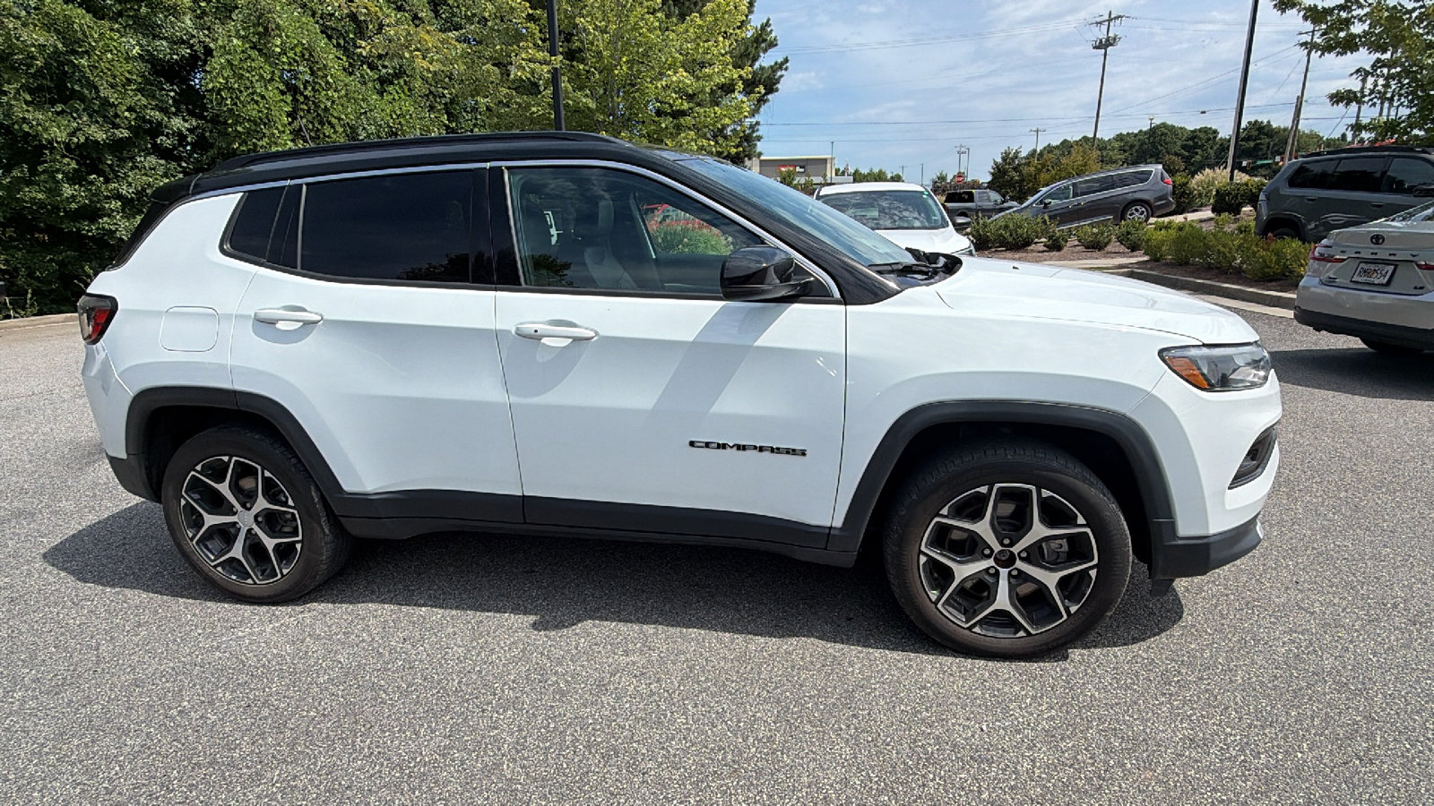 Used 2024 Jeep Compass Limited AWD/4WD image 7