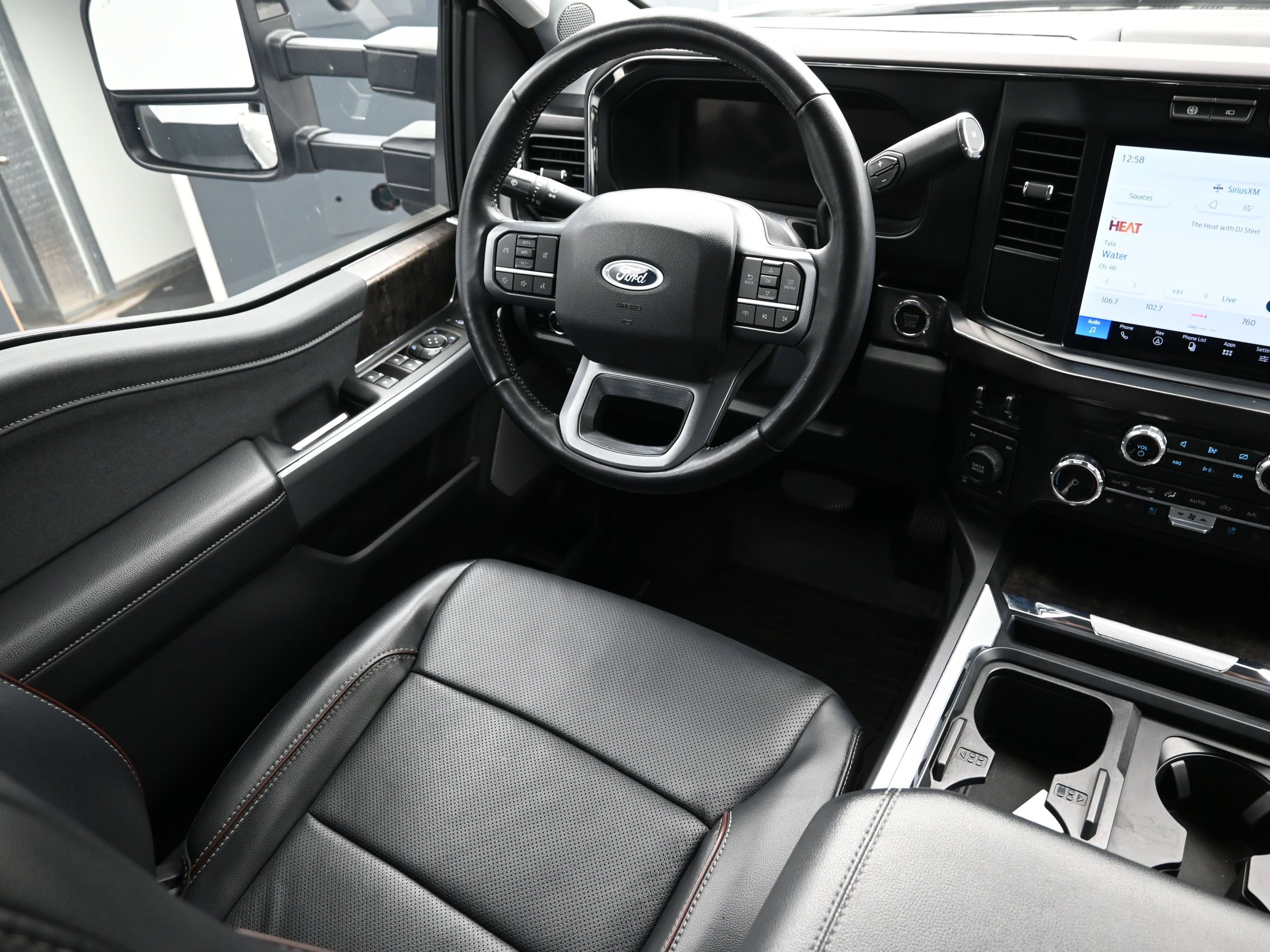 Used 2024 Ford F250 Lariat w/ Sport Appearance Package image 24