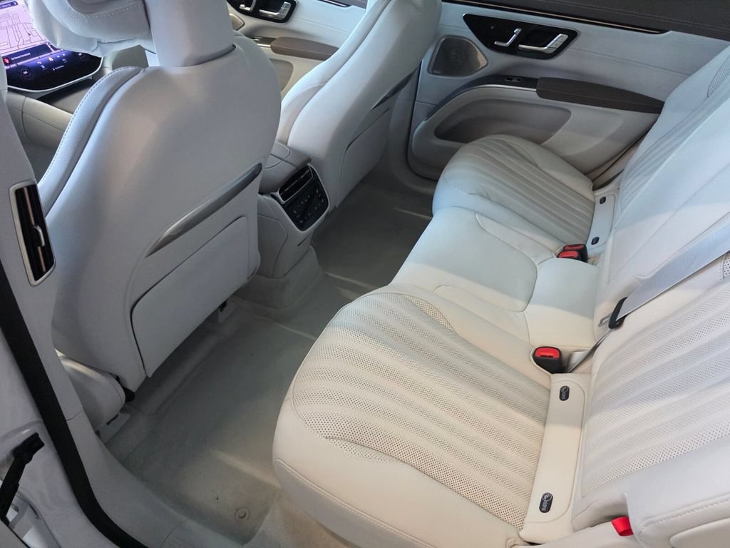 New 2027 Mercedes-Benz EQS 400 4MATIC SUV image 14