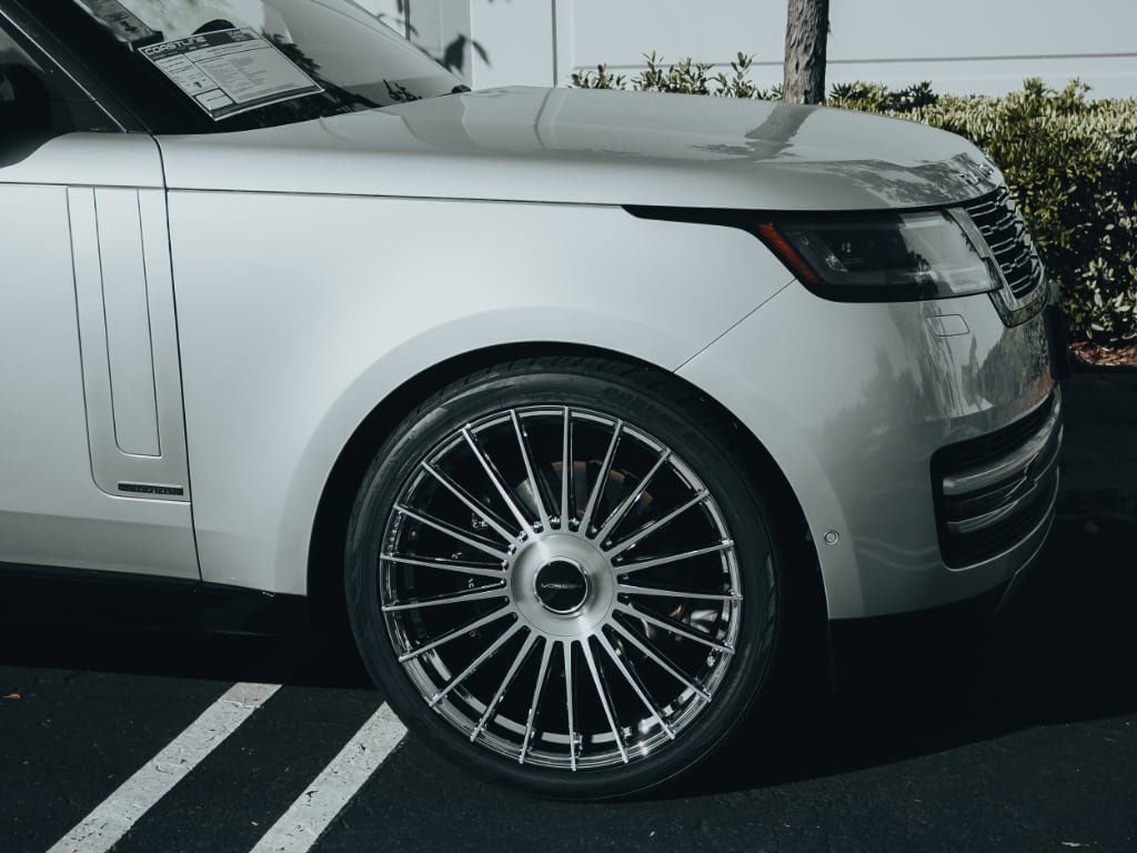 Used 2023 Land Rover Range Rover Autobiography image 6