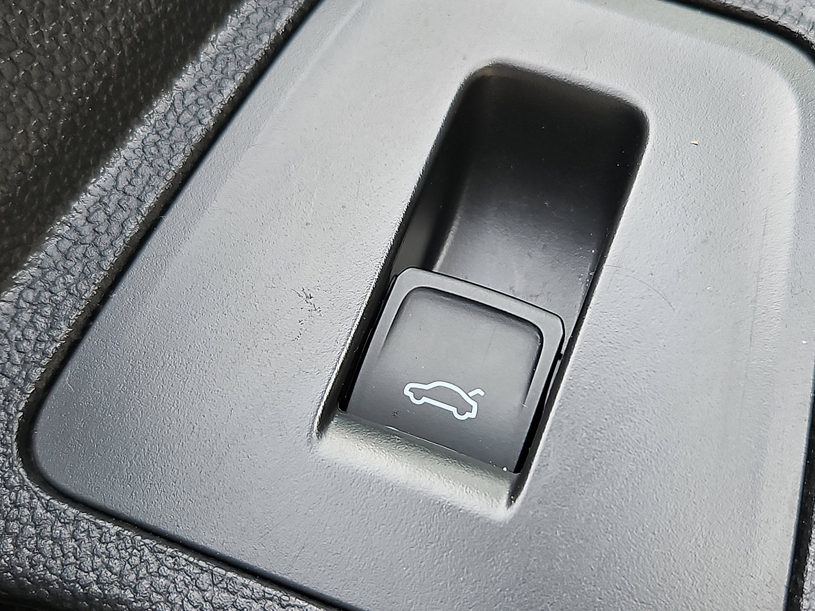 Used 2021 Volkswagen Tiguan SEL w/ 3rd Row Seat Package image 29