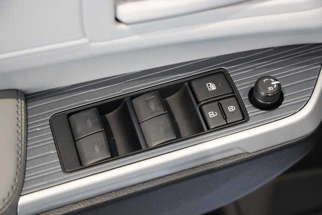New 2025 Toyota Sienna LE image 13