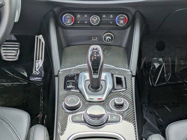 Used 2023 Alfa Romeo Stelvio Estrema AWD/4WD image 20
