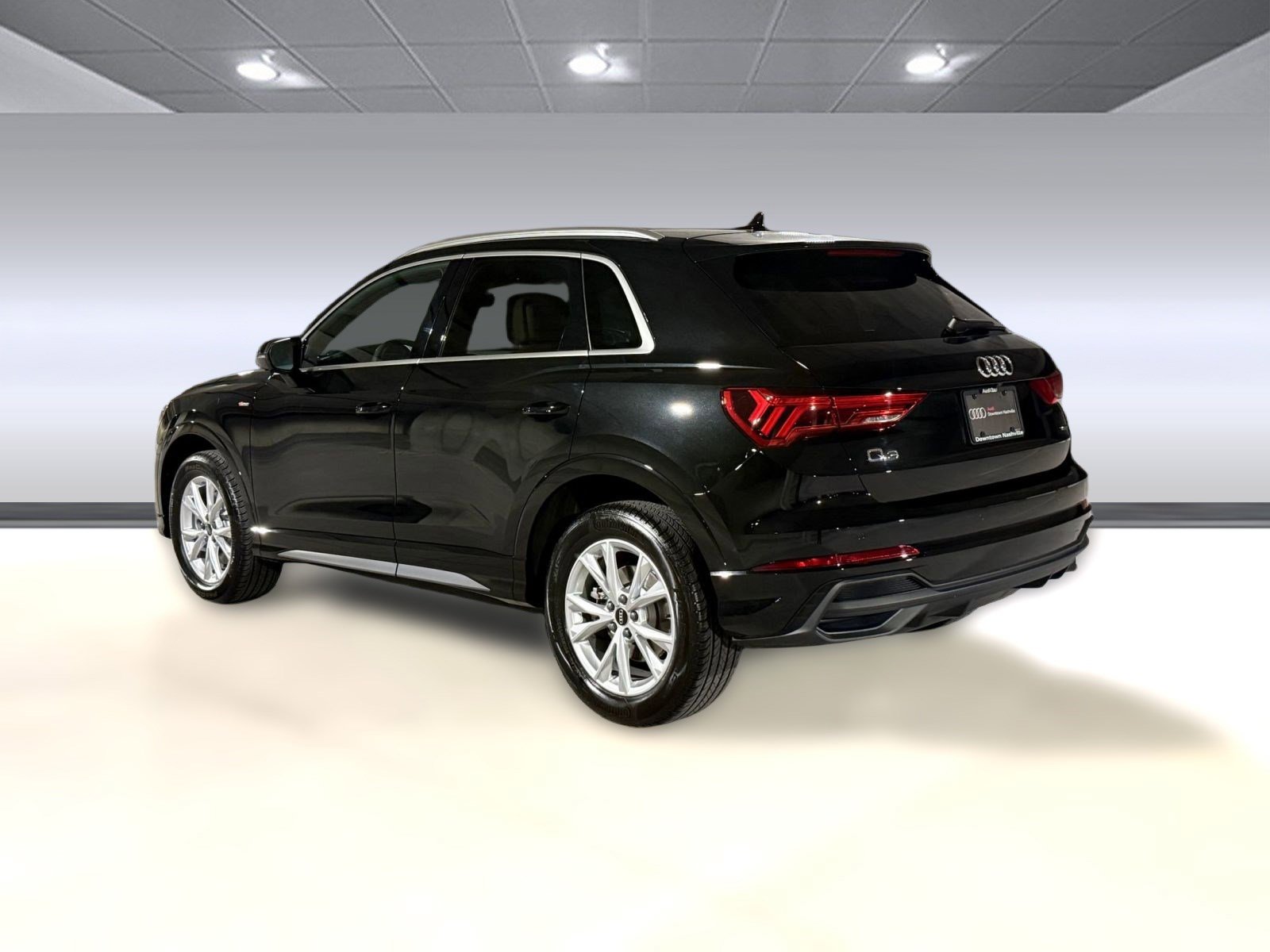 Certified 2025 Audi Q3 2.0T Premium w/ Convenience Package image 3