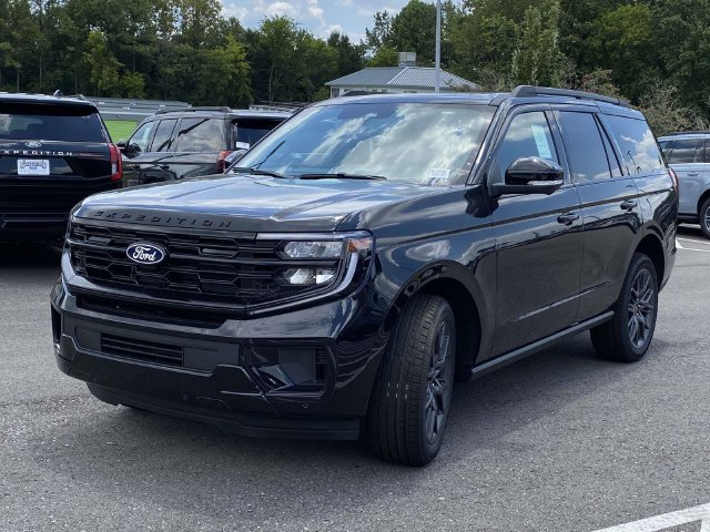 New 2027 Ford Expedition Platinum w/ Stealth Appearance Package AWD/4WD image 6