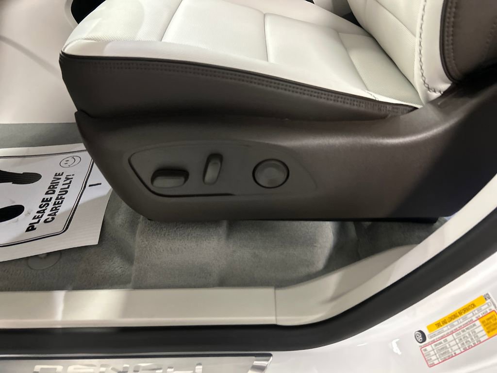 New 2026 GMC Acadia Denali w/ Super Cruise Package image 11