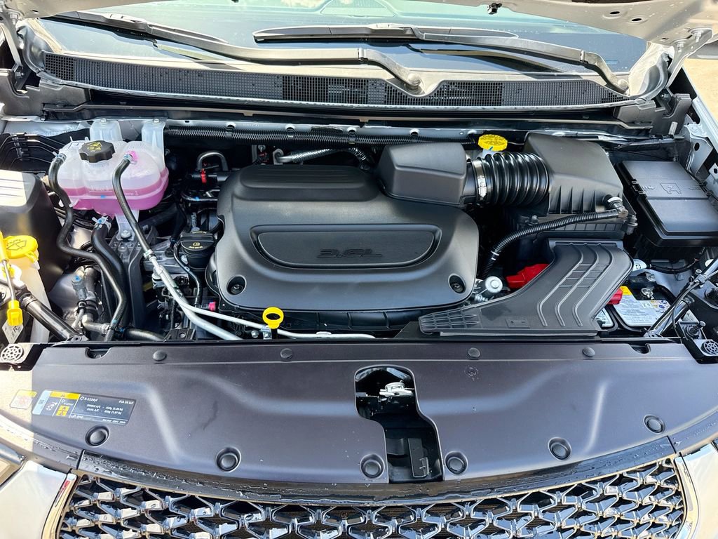 Used 2026 Chrysler Pacifica Select image 35