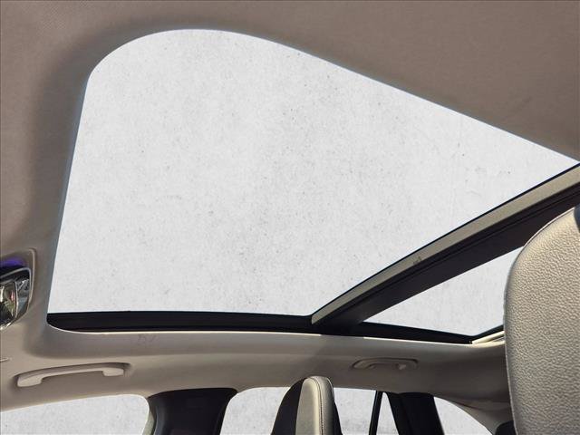 Used 2023 Mercedes-Benz GLC 300 4MATIC image 16