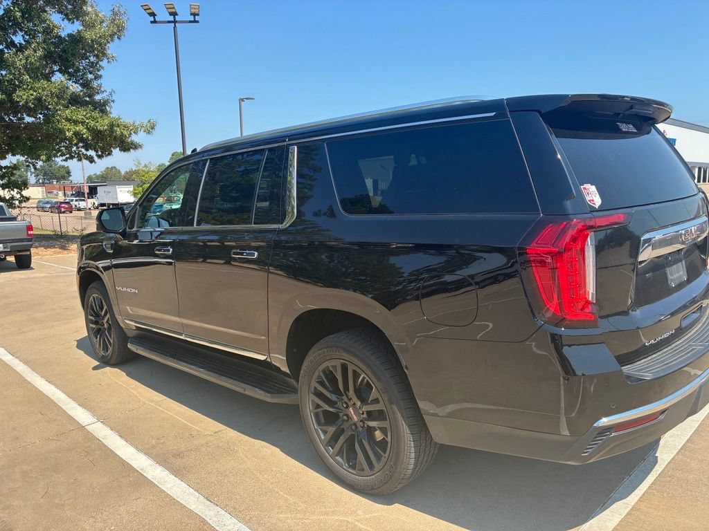 Used 2021 GMC Yukon XL SLT w/ SLT Premium Package RWD image 2