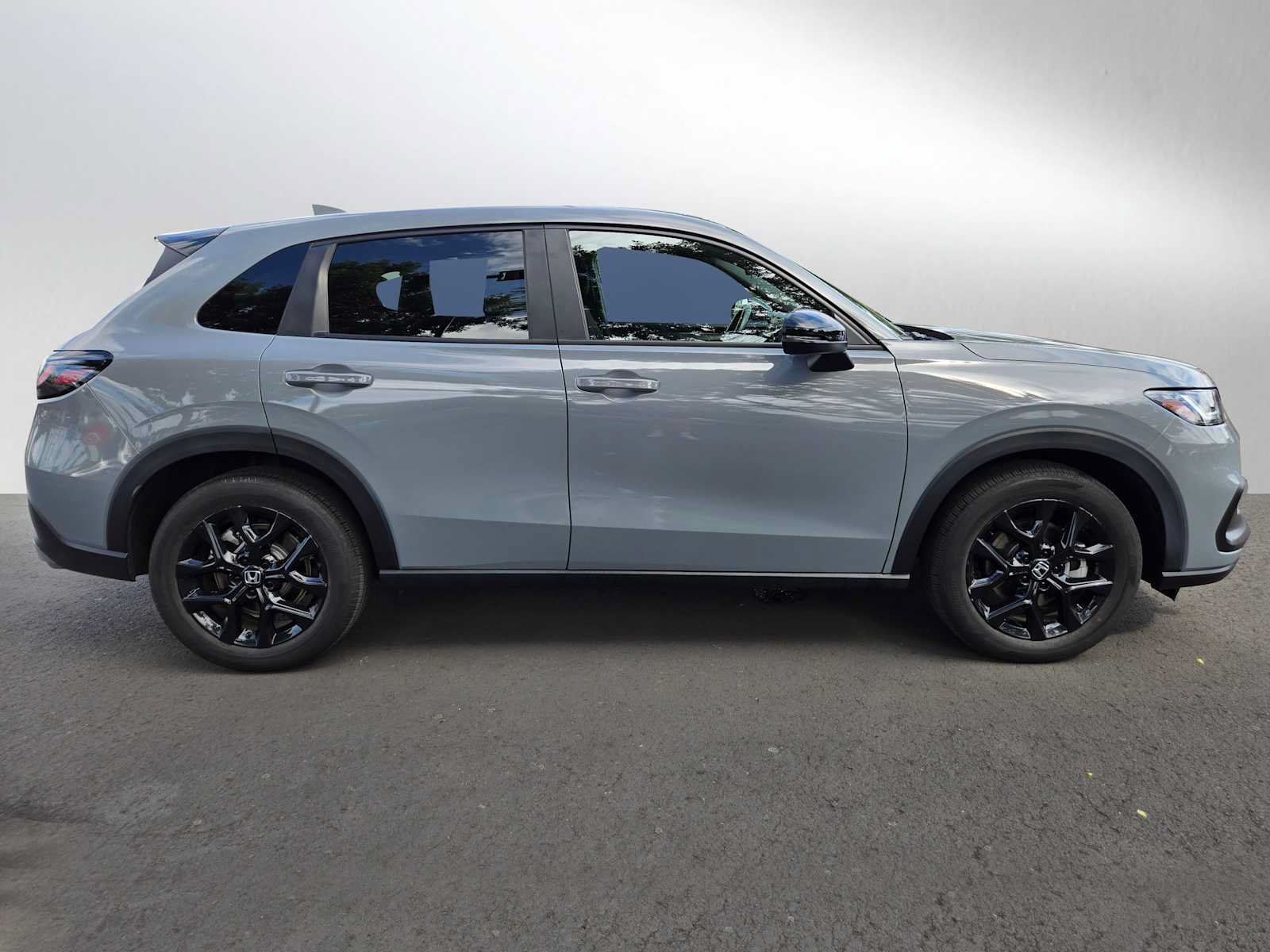Used 2024 Honda HR-V Sport image 2