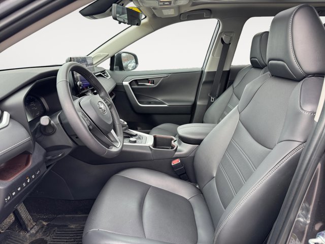 Used 2024 Toyota RAV4 Limited w/ Advanced Technology Package image 11