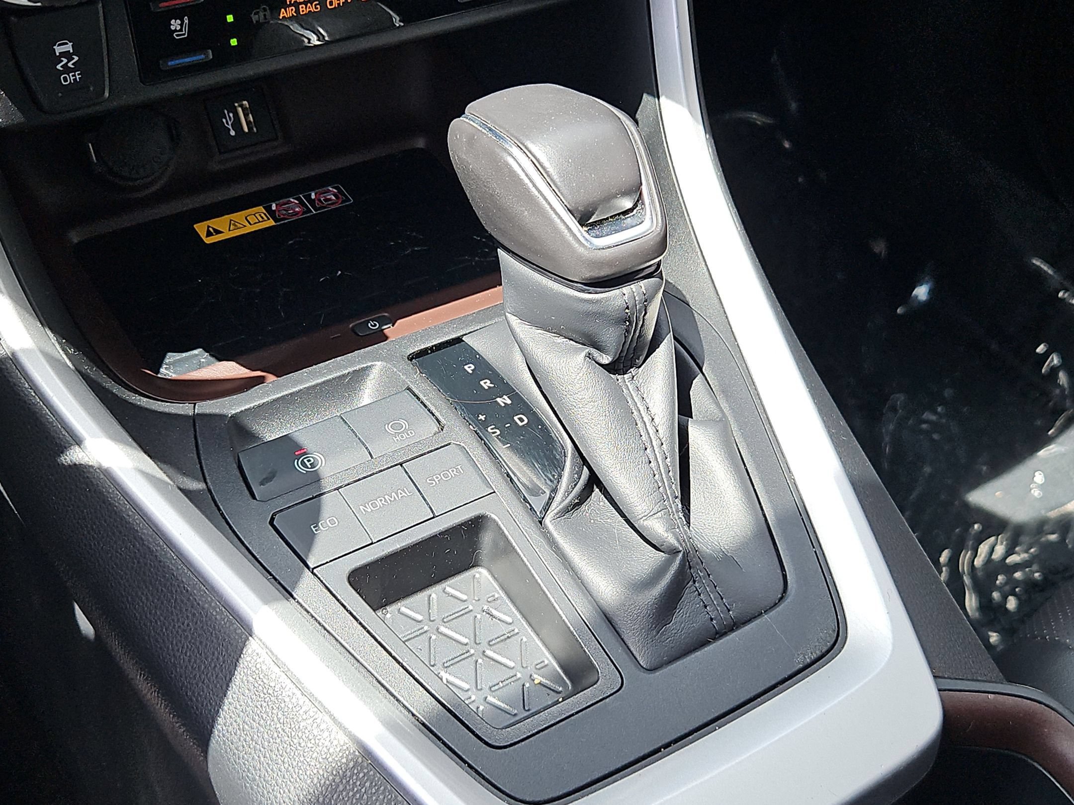 Used 2025 Toyota RAV4 Limited w/ Advanced Technology Package FWD image 17