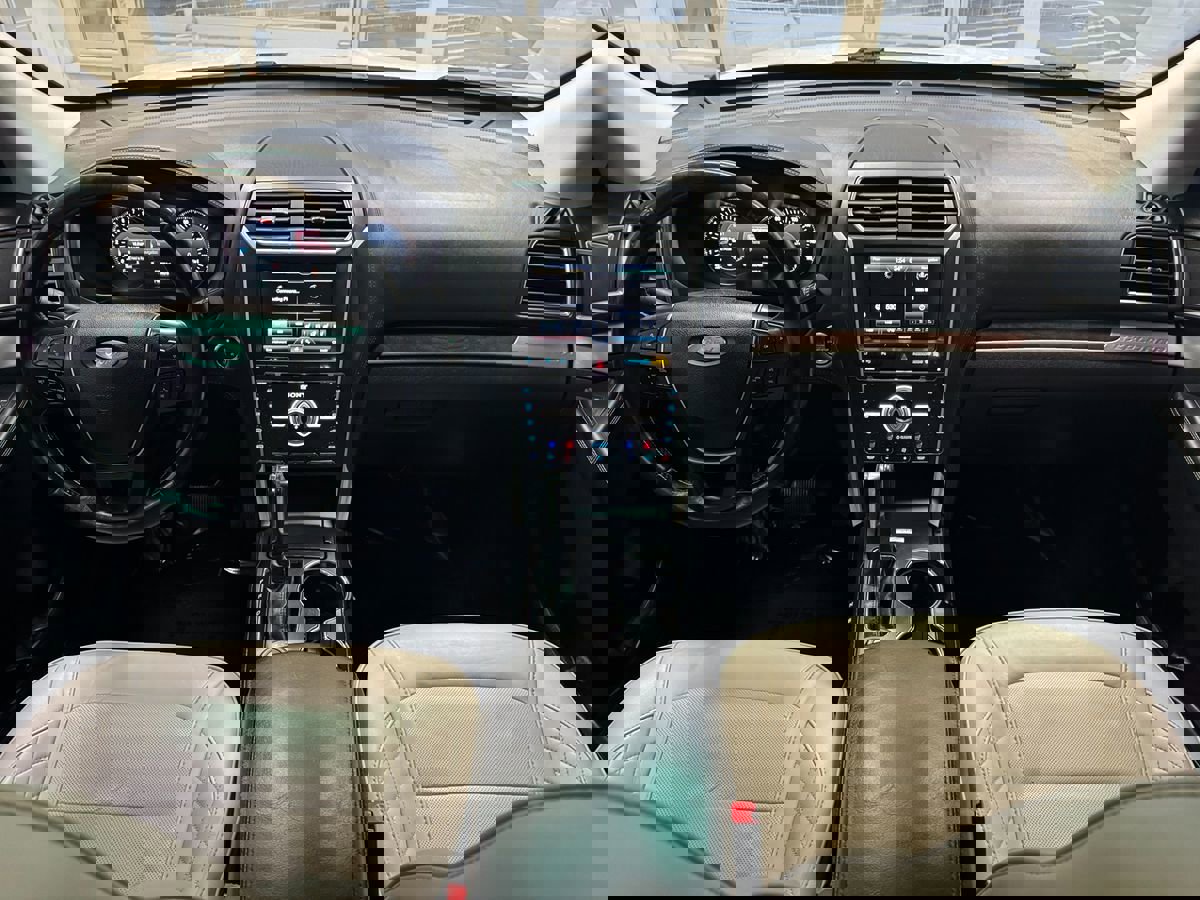 Used 2016 Ford Explorer Platinum image 19