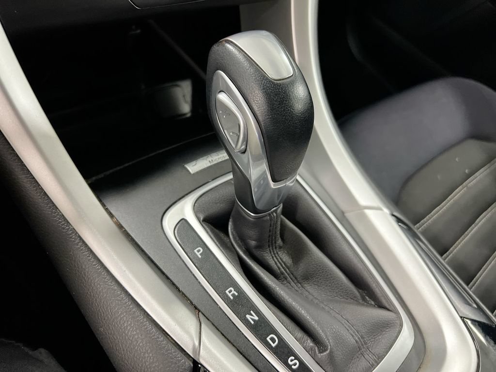 Used 2013 Ford Fusion SE FWD image 16