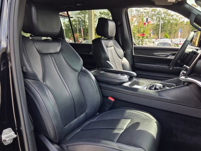 Used 2022 Jeep Wagoneer Series II RWD image 15