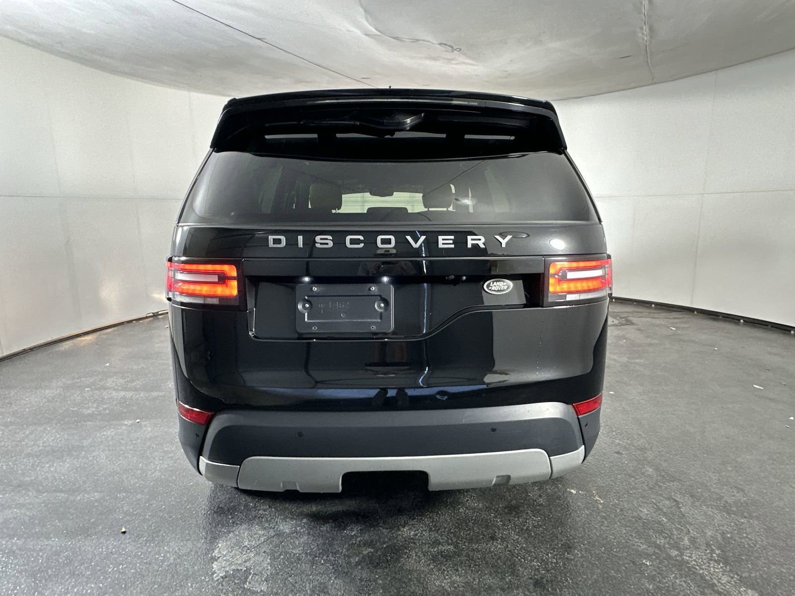 Used 2020 Land Rover Discovery HSE image 10