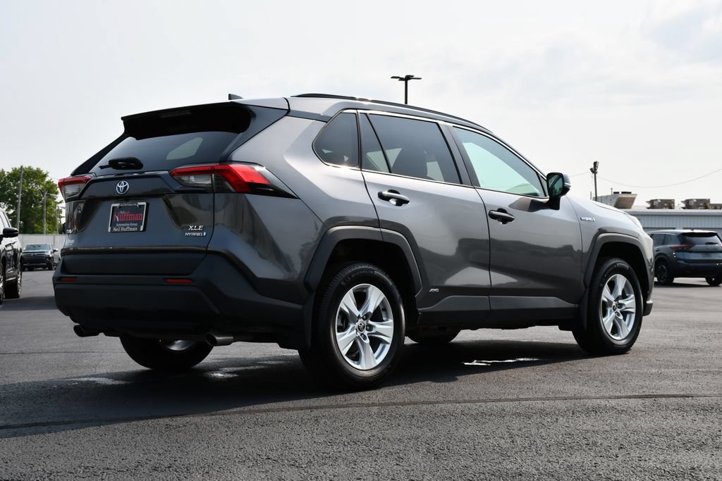 Used 2021 Toyota RAV4 XLE w/ Convenience Package AWD/4WD image 7