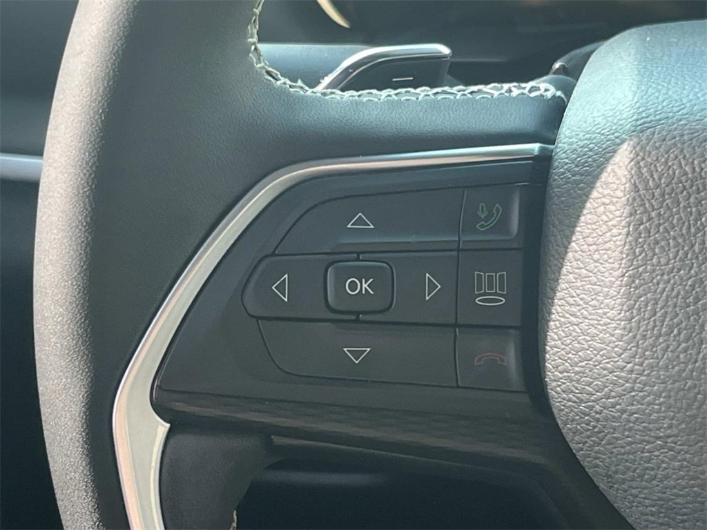 Used 2023 Jeep Grand Cherokee Altitude image 28