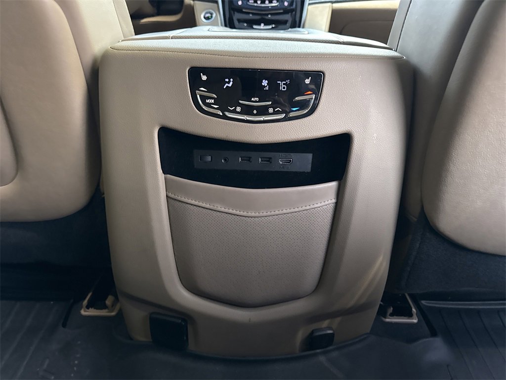 Used 2019 Cadillac Escalade ESV Platinum image 24
