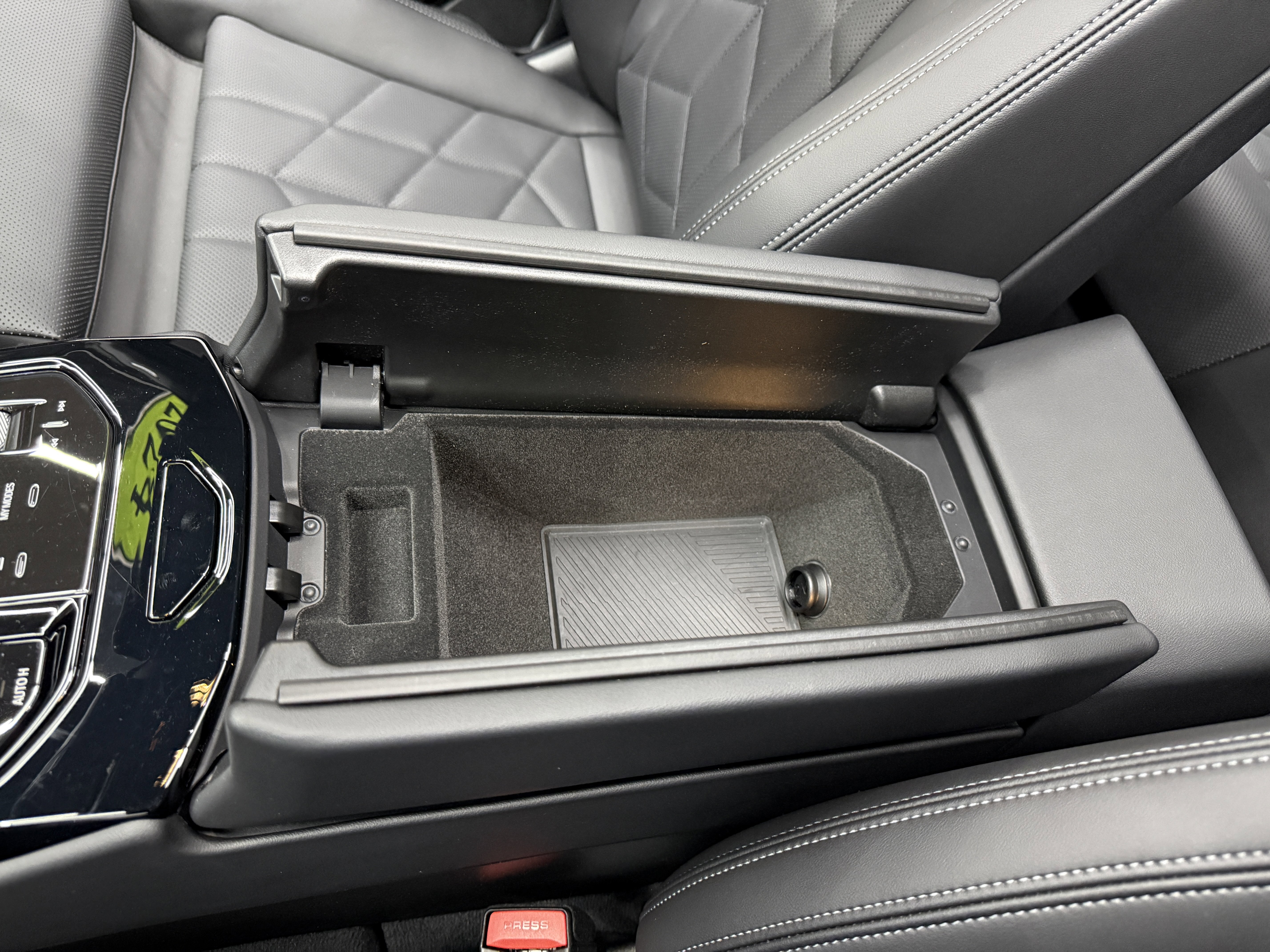 Used 2024 BMW i5 eDrive40i w/ M Sport Package image 22