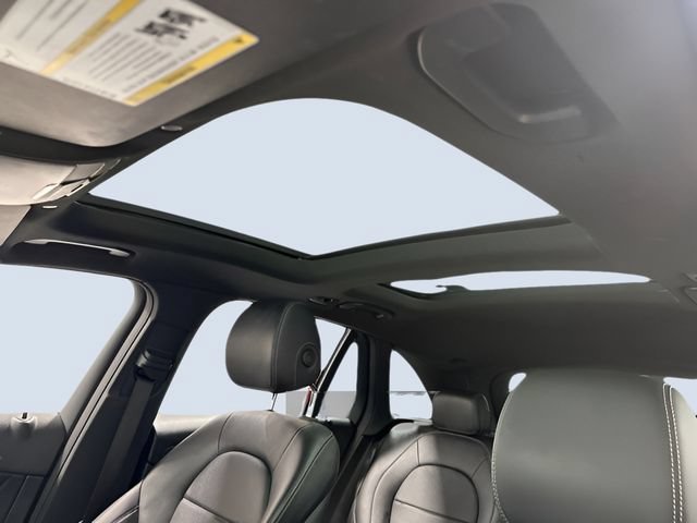 Used 2021 Mercedes-Benz GLC 300 4MATIC image 29