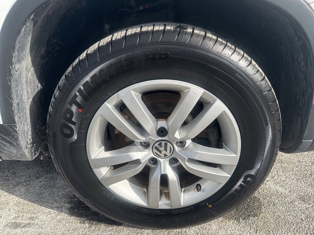 Used 2017 Volkswagen Tiguan Limited image 13