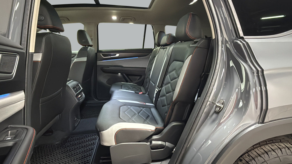 New 2026 Volkswagen Atlas Peak Edition AWD/4WD image 31