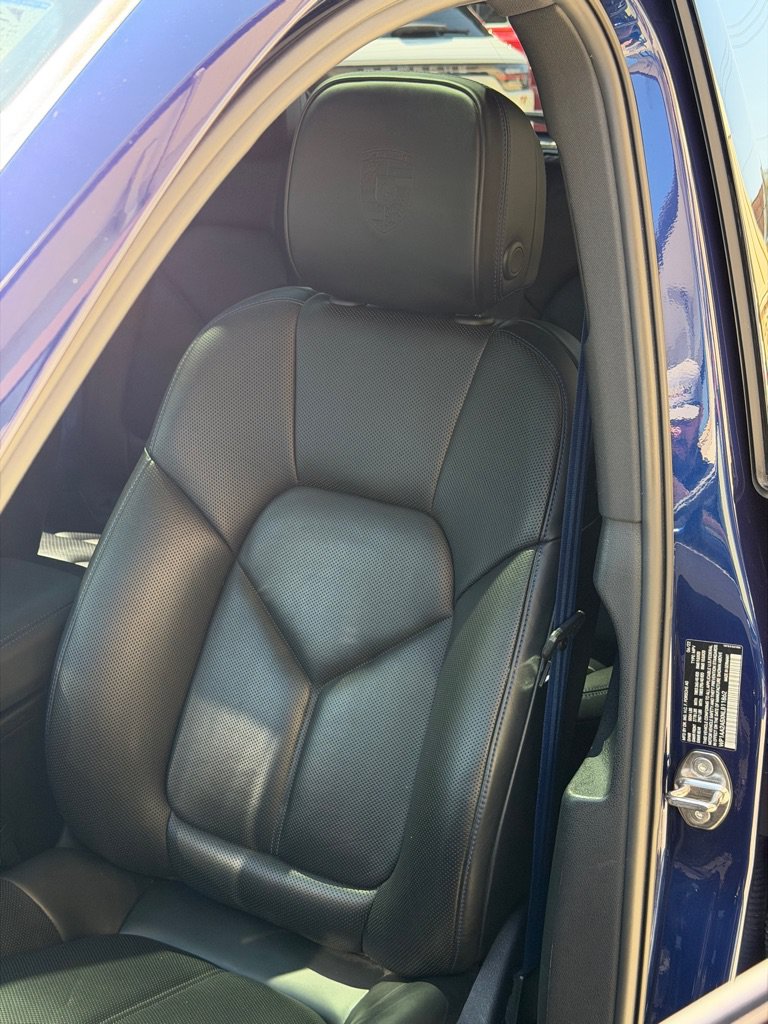 Used 2022 Porsche Macan AWD/4WD image 28