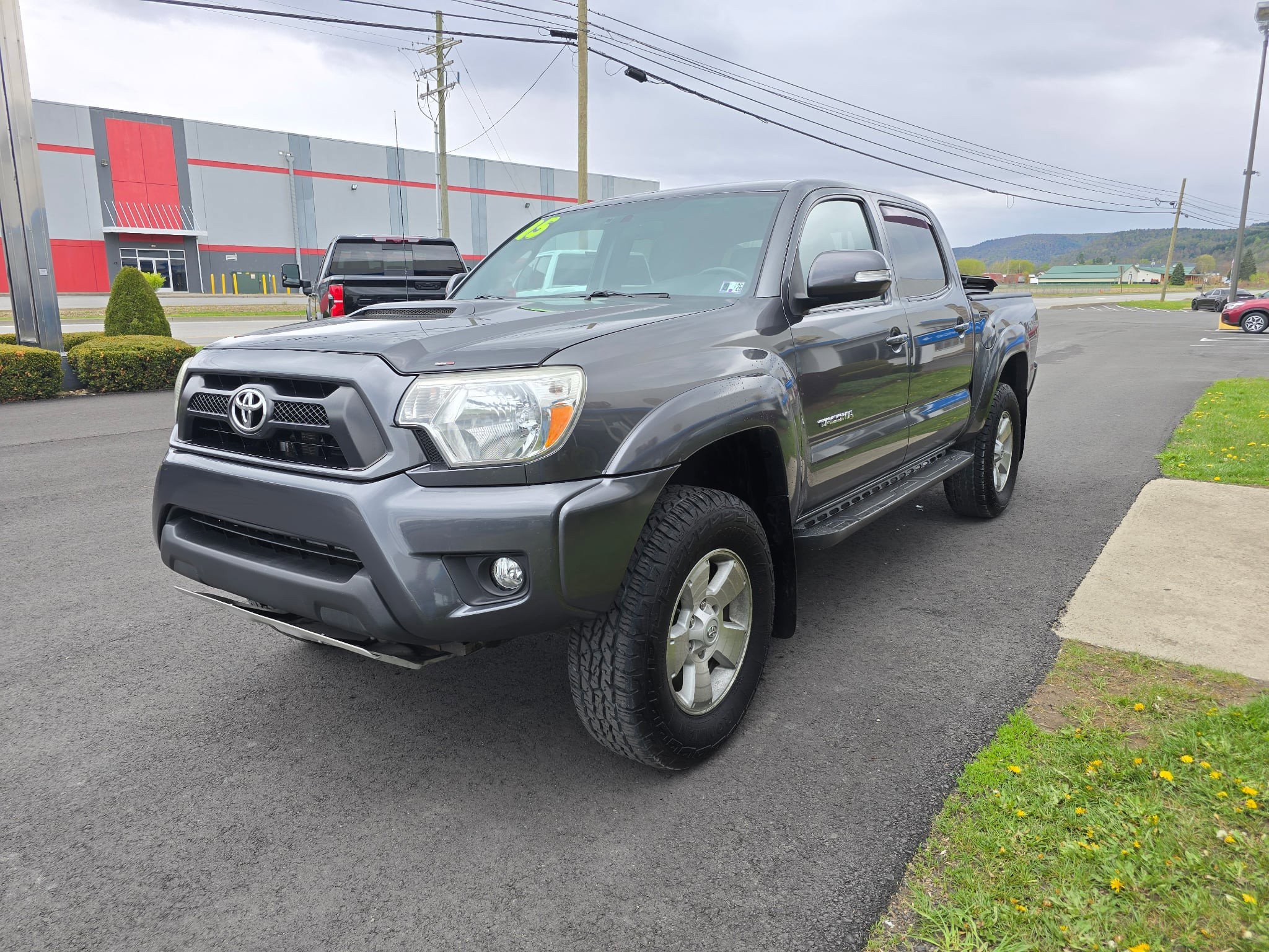 Used 2015 Toyota Tacoma 4x4 Double Cab w/ TRD Sport Package image 8