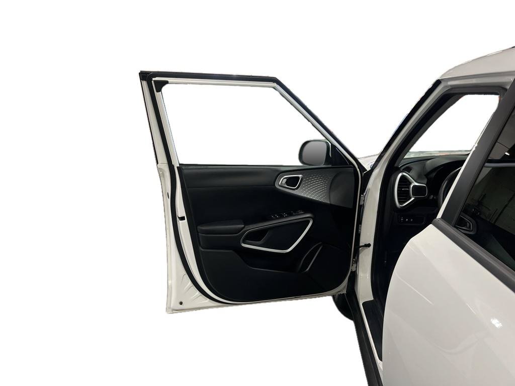 Used 2023 Kia Soul LX FWD image 20