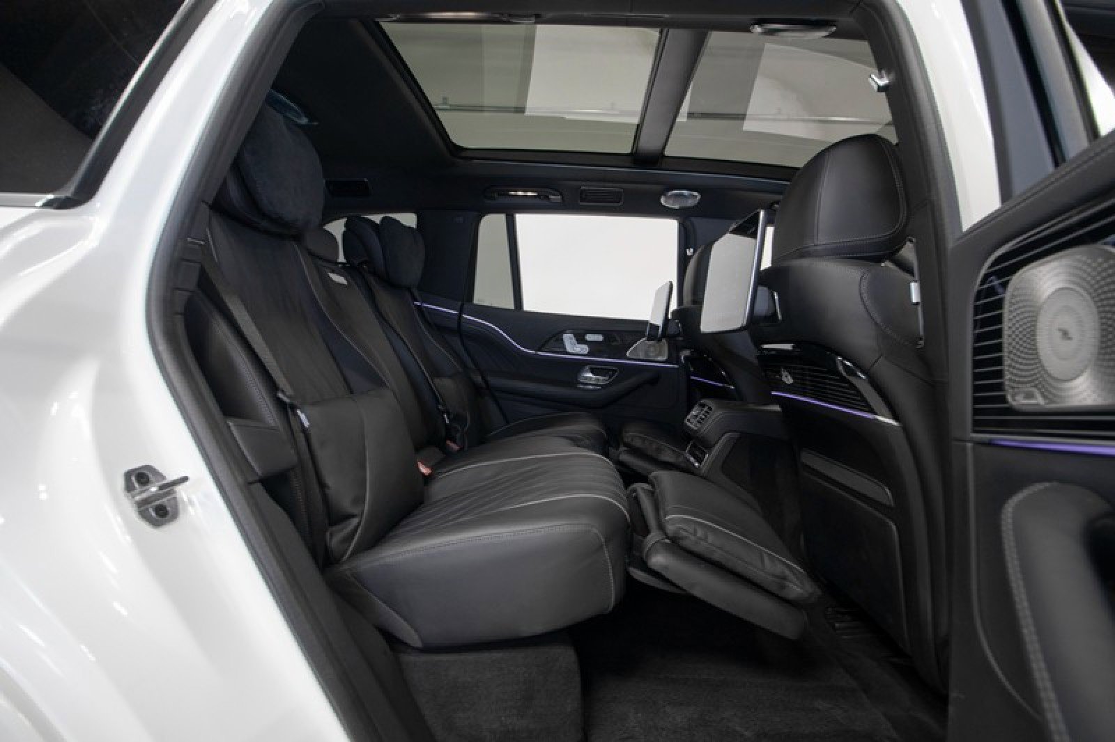 Used 2024 Mercedes-Benz Maybach GLS 600 4MATIC image 65