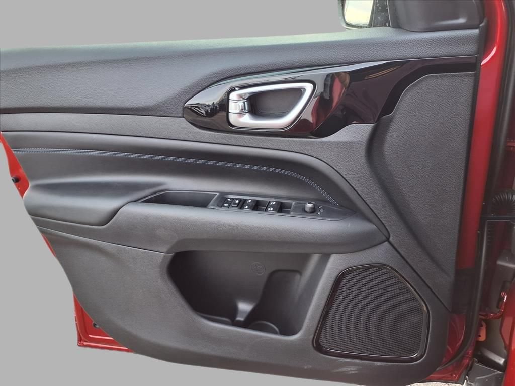 New 2026 Jeep Compass Latitude image 15