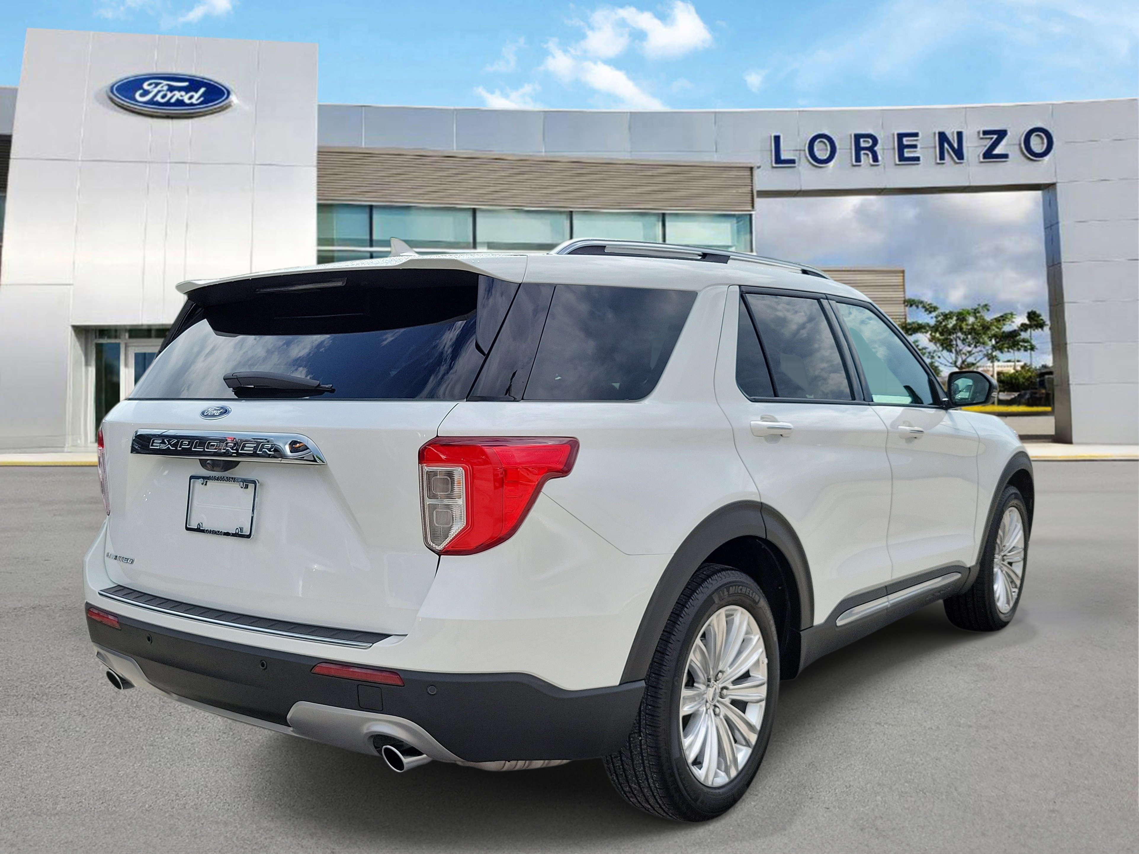 Certified 2023 Ford Explorer Limited w/ Limited Technology Package RWD image 5