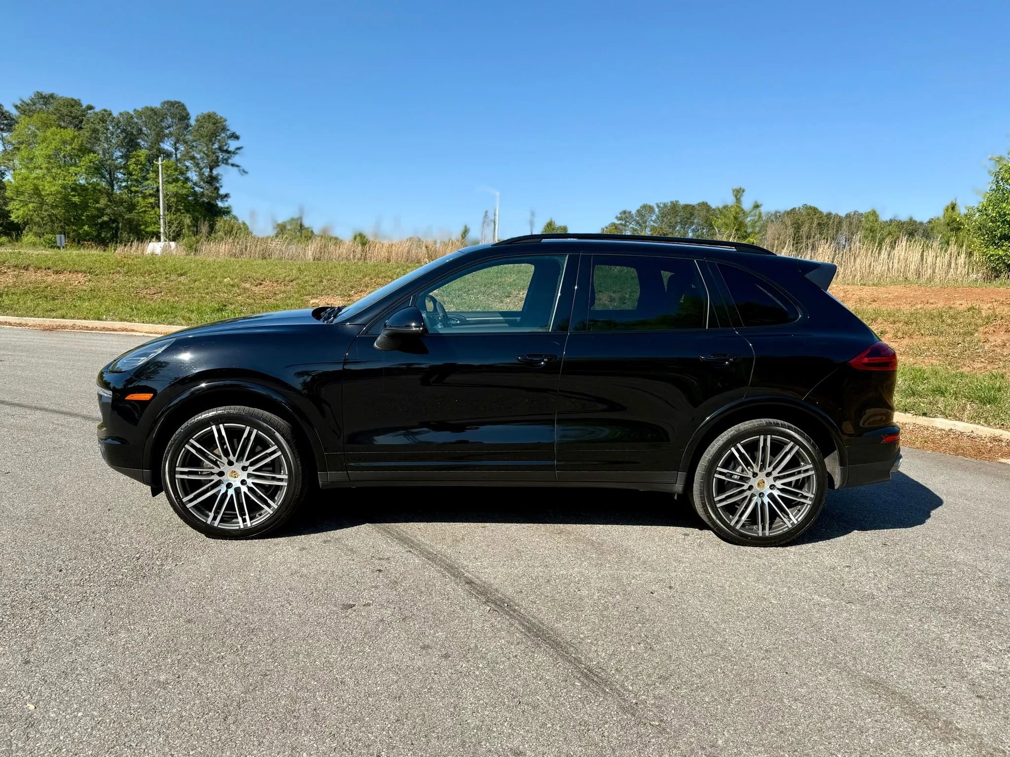 Used 2017 Porsche Cayenne image 3