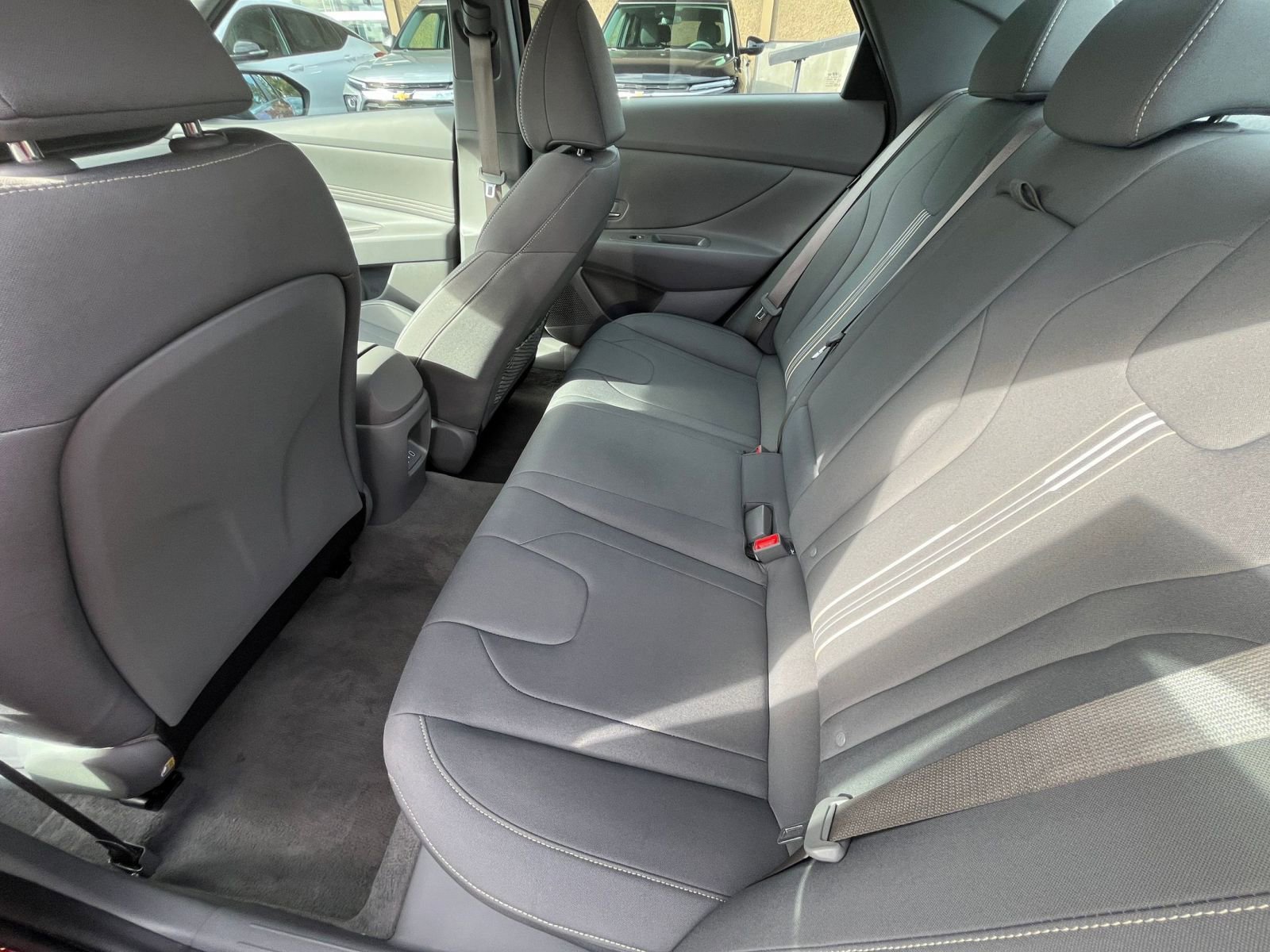 Used 2025 Hyundai Elantra SEL FWD image 28