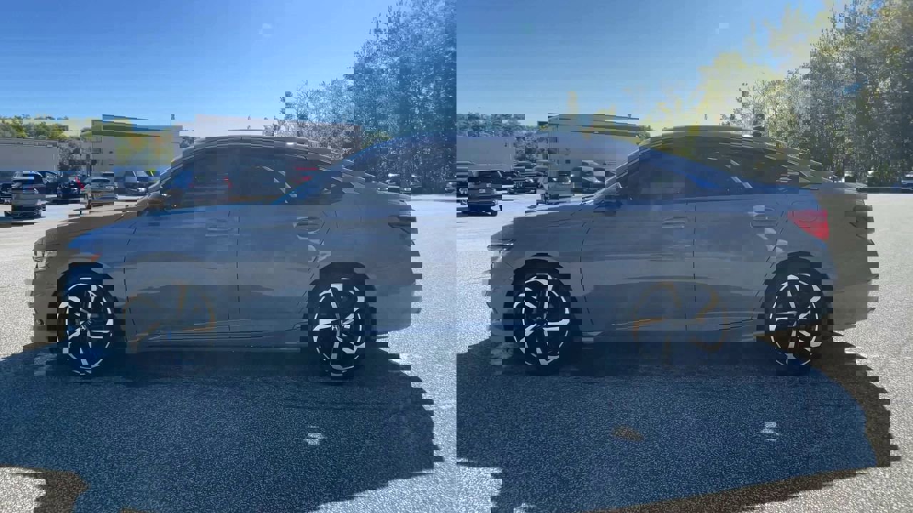 Used 2022 Honda Accord Sport image 6