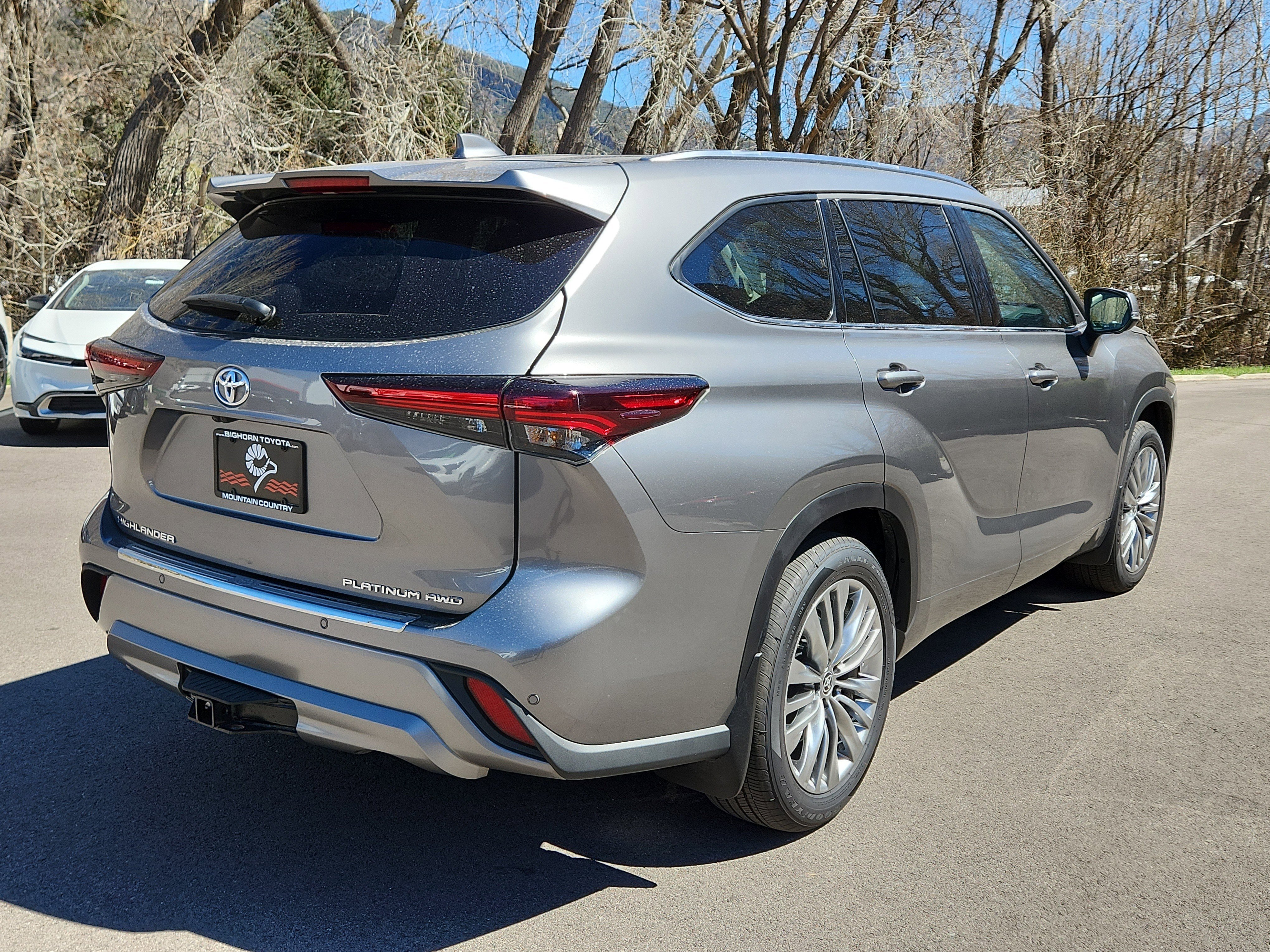 Certified 2026 Toyota Highlander Platinum image 3