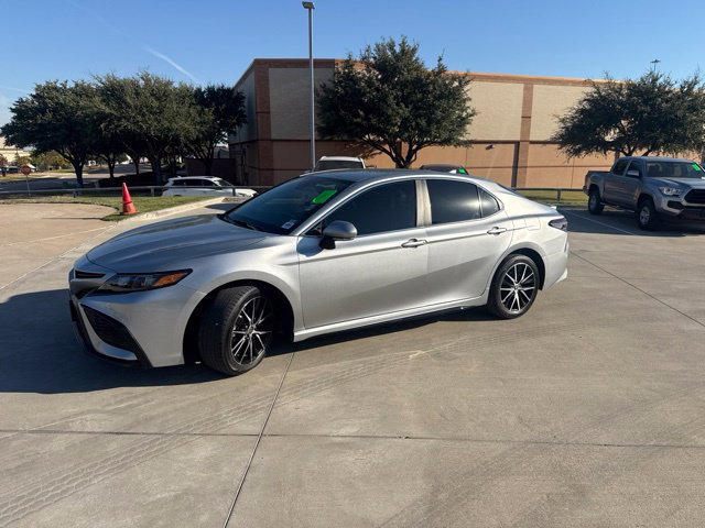 Used 2023 Toyota Camry SE FWD image 7