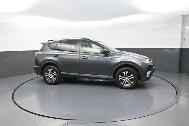 Used 2016 Toyota RAV4 LE FWD image 28